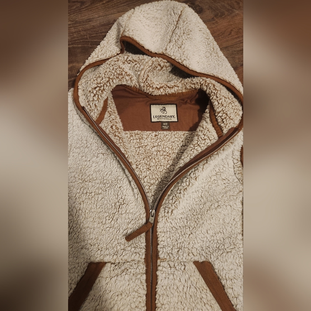 Legendary Whitetails Cream Sherpa Vest with Brown Accents - Picture 4 of 6
